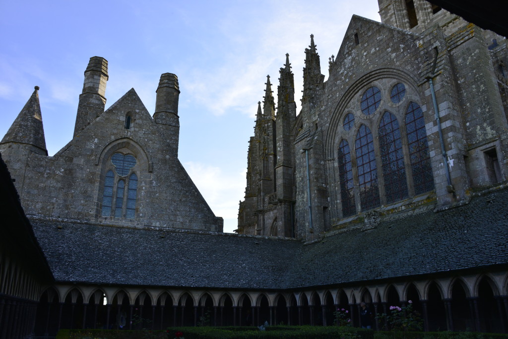 The cloister and abbey.